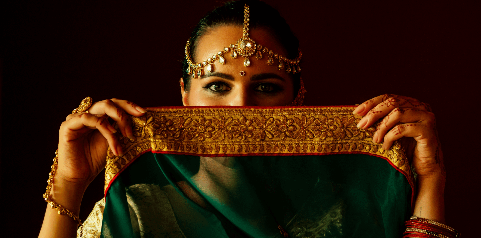 Buy Silk Sarees Online - Shankkriti Collection